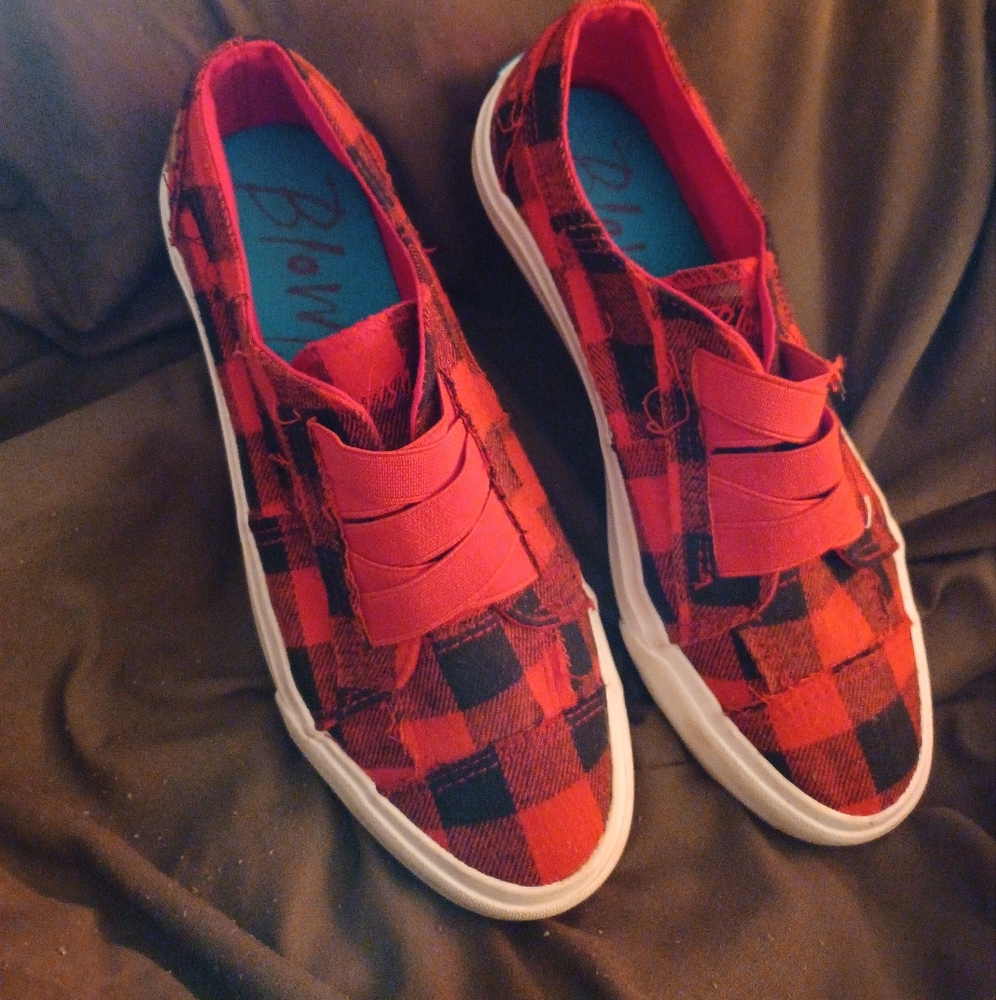 Blowfish malibu red/black plaid slip on tennis shoes women's sz 7.5-8 (061424D)